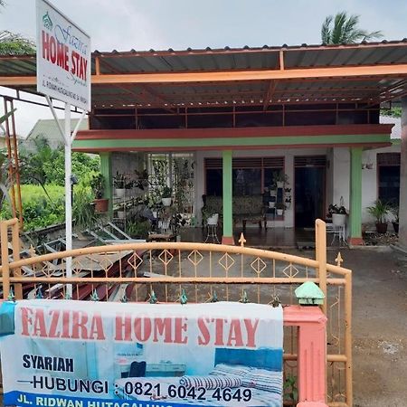 Oyo 91477 Fazira Home Stay Syariah Sibolga Extérieur photo