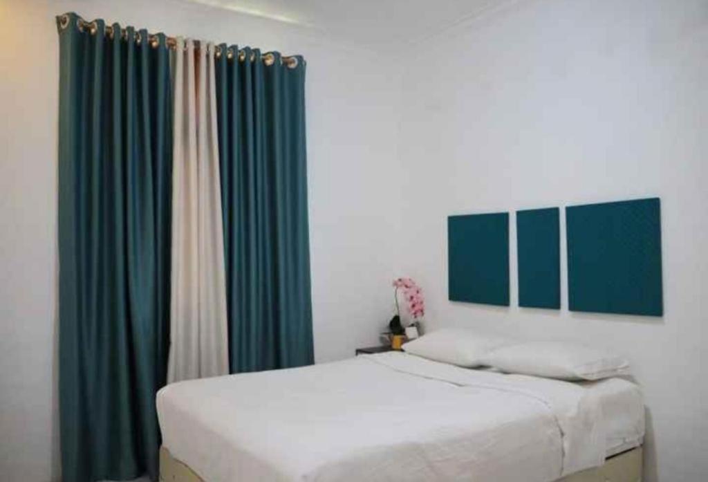 Oyo 91477 Fazira Home Stay Syariah Sibolga Extérieur photo